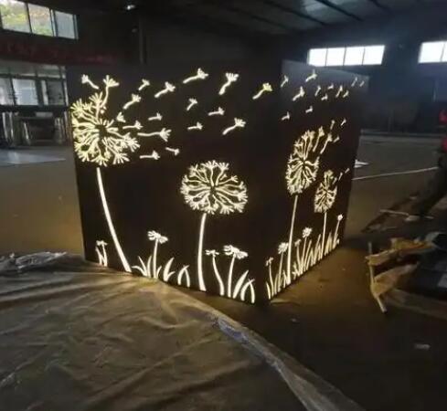 乌烈镇耐候钢灯箱